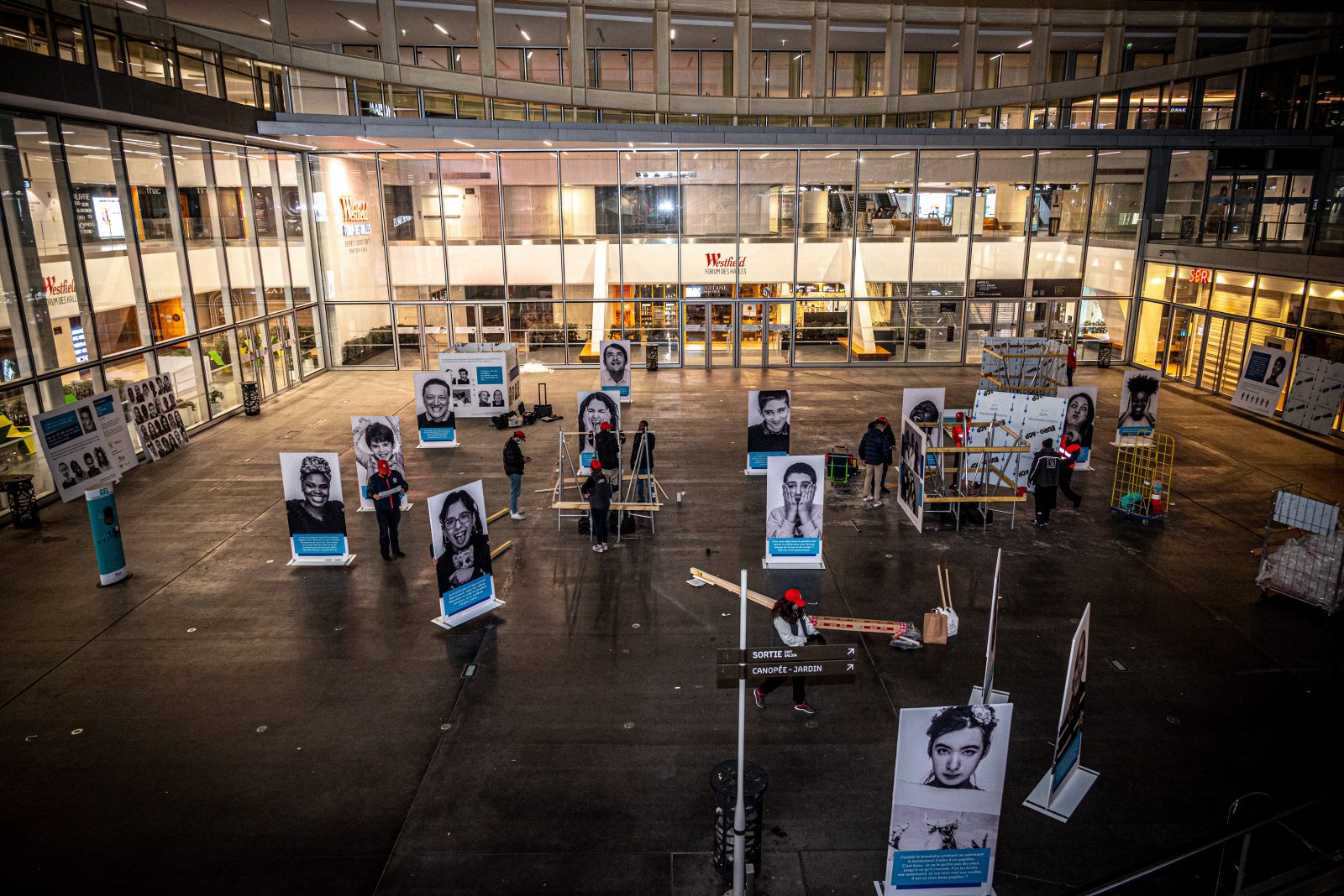 Totems mobilize Chatelet