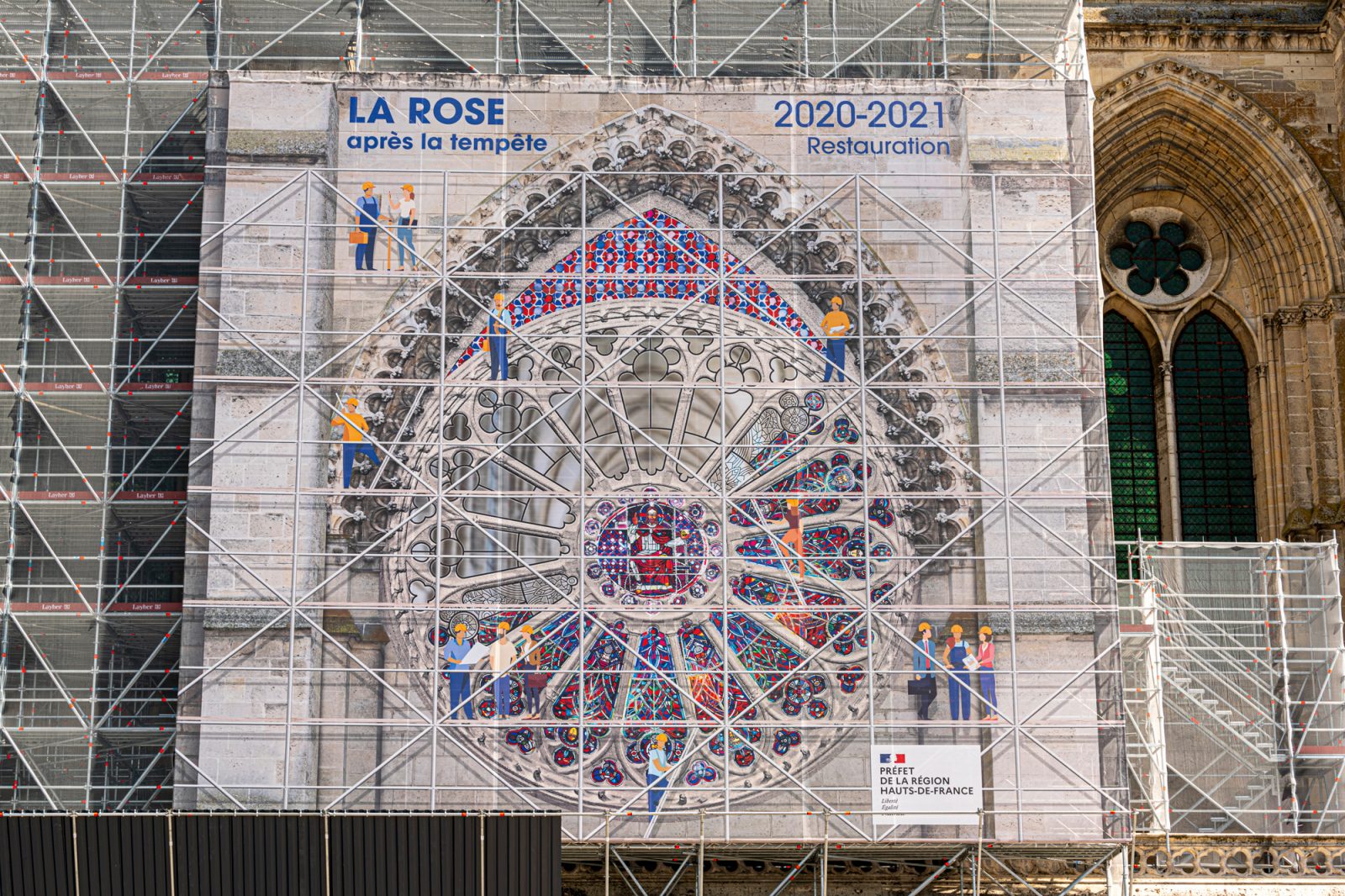 Cathédrale de Soissons - bâche chantier échafaudage