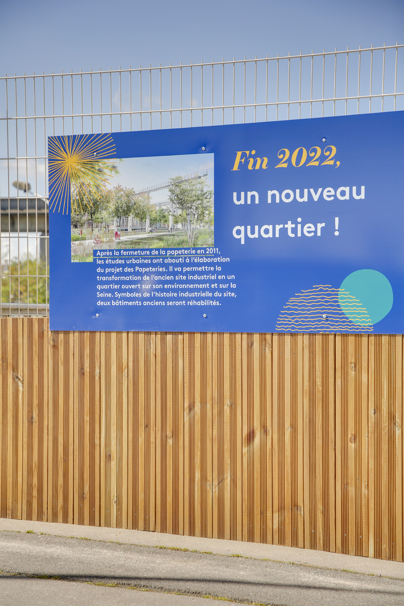 palissade-communication-chantier-affichage-bois-quartier.jpg